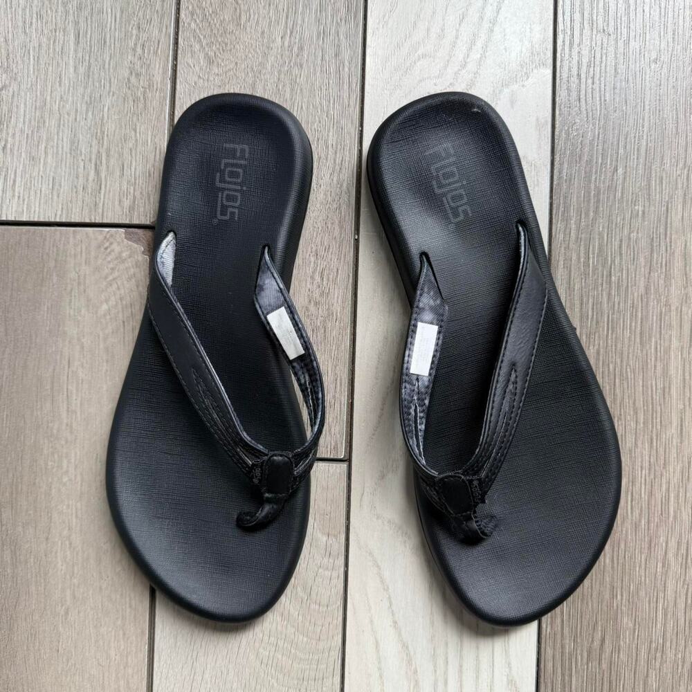 Flojos black flip flops comfort